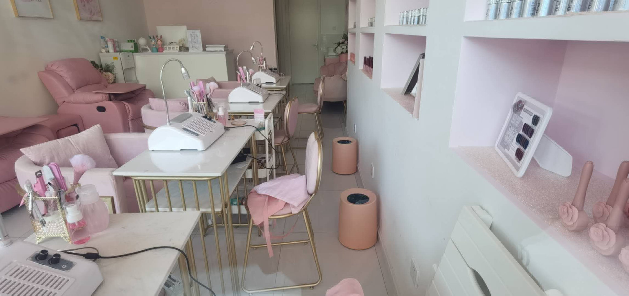 美甲店美甲區
